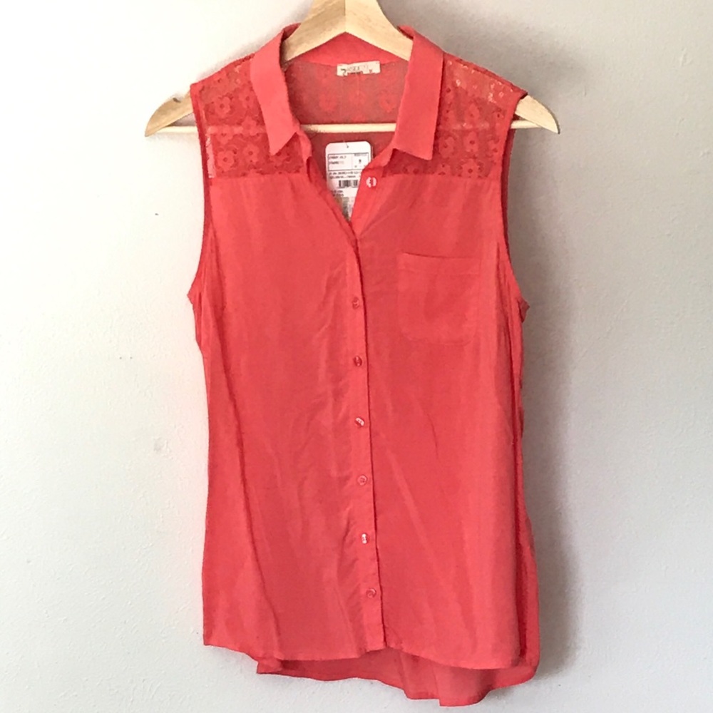 NEW Xside Collar Sleeveless Button Down Collared Blouse Flower Sheer Lace M